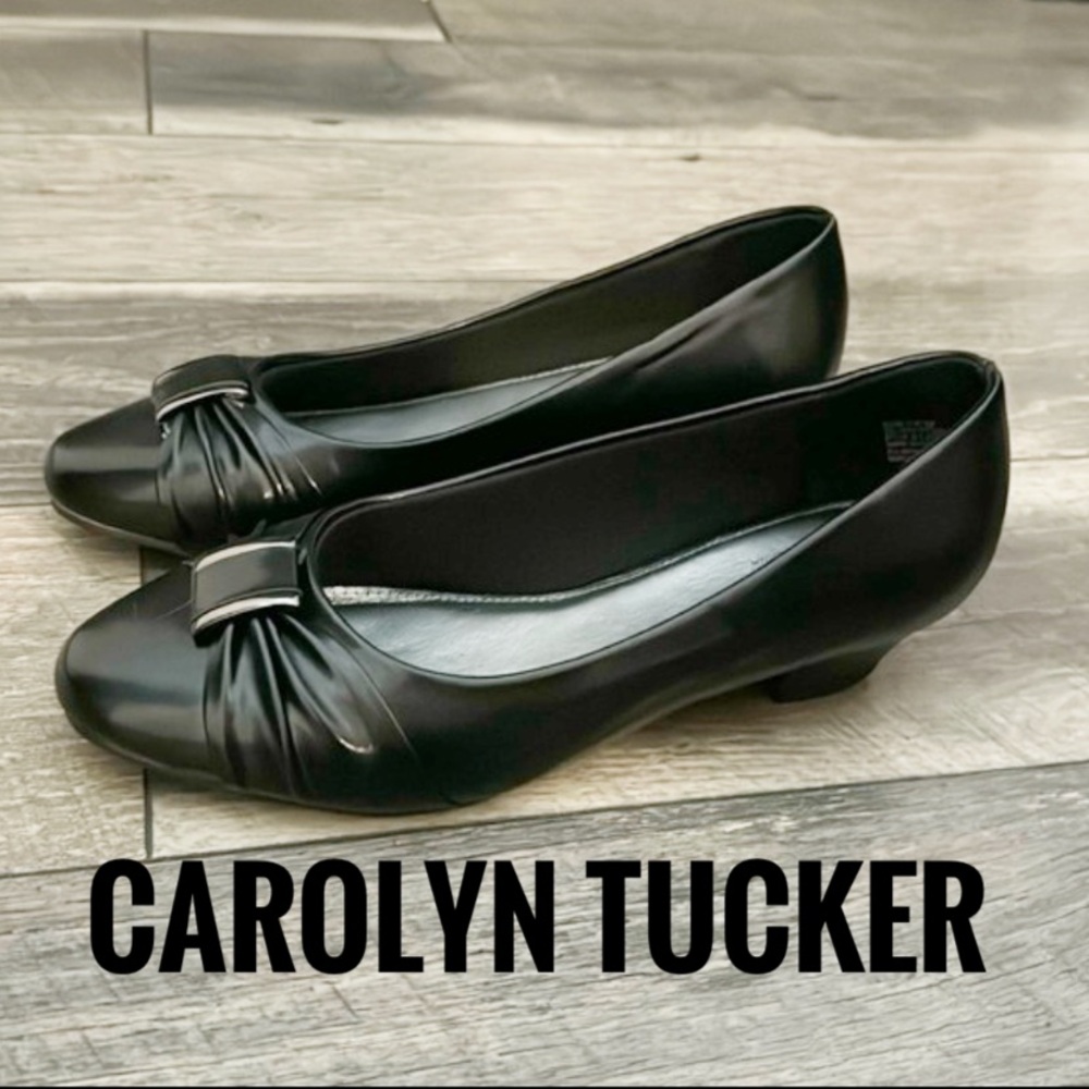 Authentic Carolyn Tucker black faux patent leather heels pumps shoes sz 7.5 W
